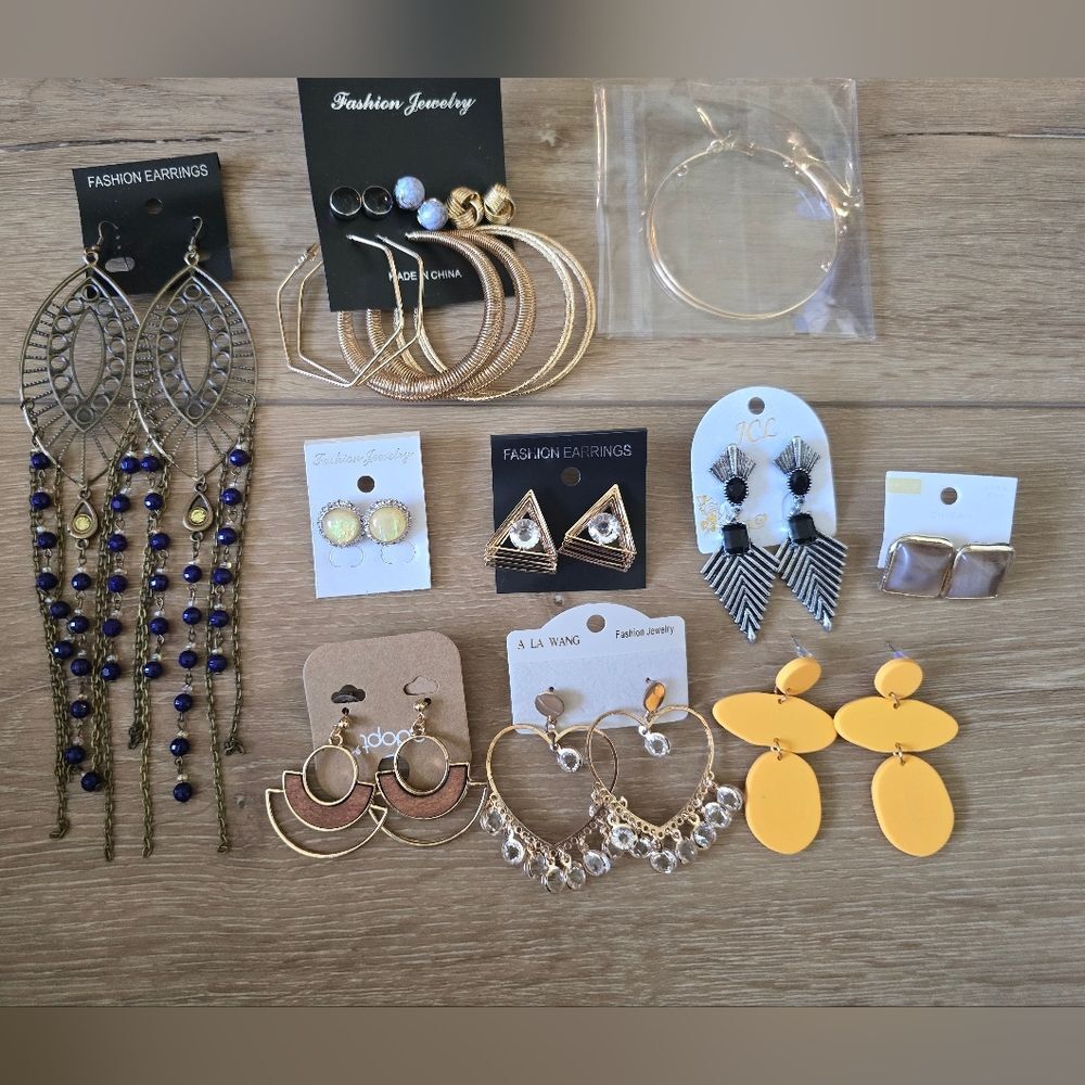 New 15 pairs of earrings resellers bundle lot
